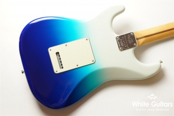 Player Plus Stratocaster HSS - Belair Blue